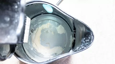 Çaydanlık ve Su Isıtıcısındaki Kireç Nasıl Temizlenir?